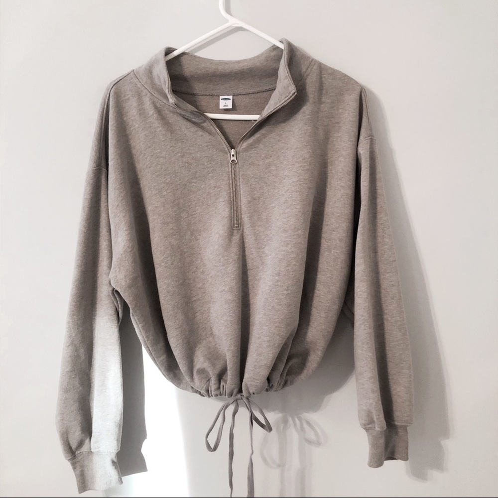 Old Navy gray cinch waisted quarter zip